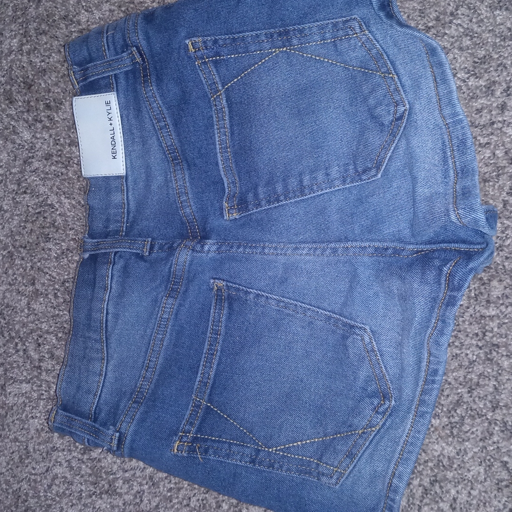 Shorts size 3 w26